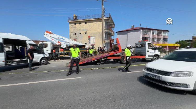 Kamyon evin bahçesine uçtu! Çok sayıda yaralı var 9